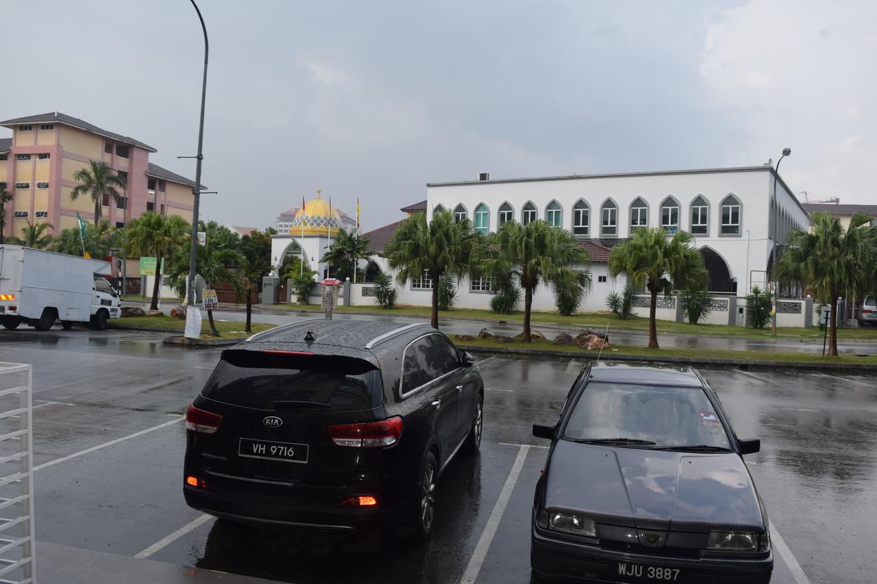 S Rose Sepang