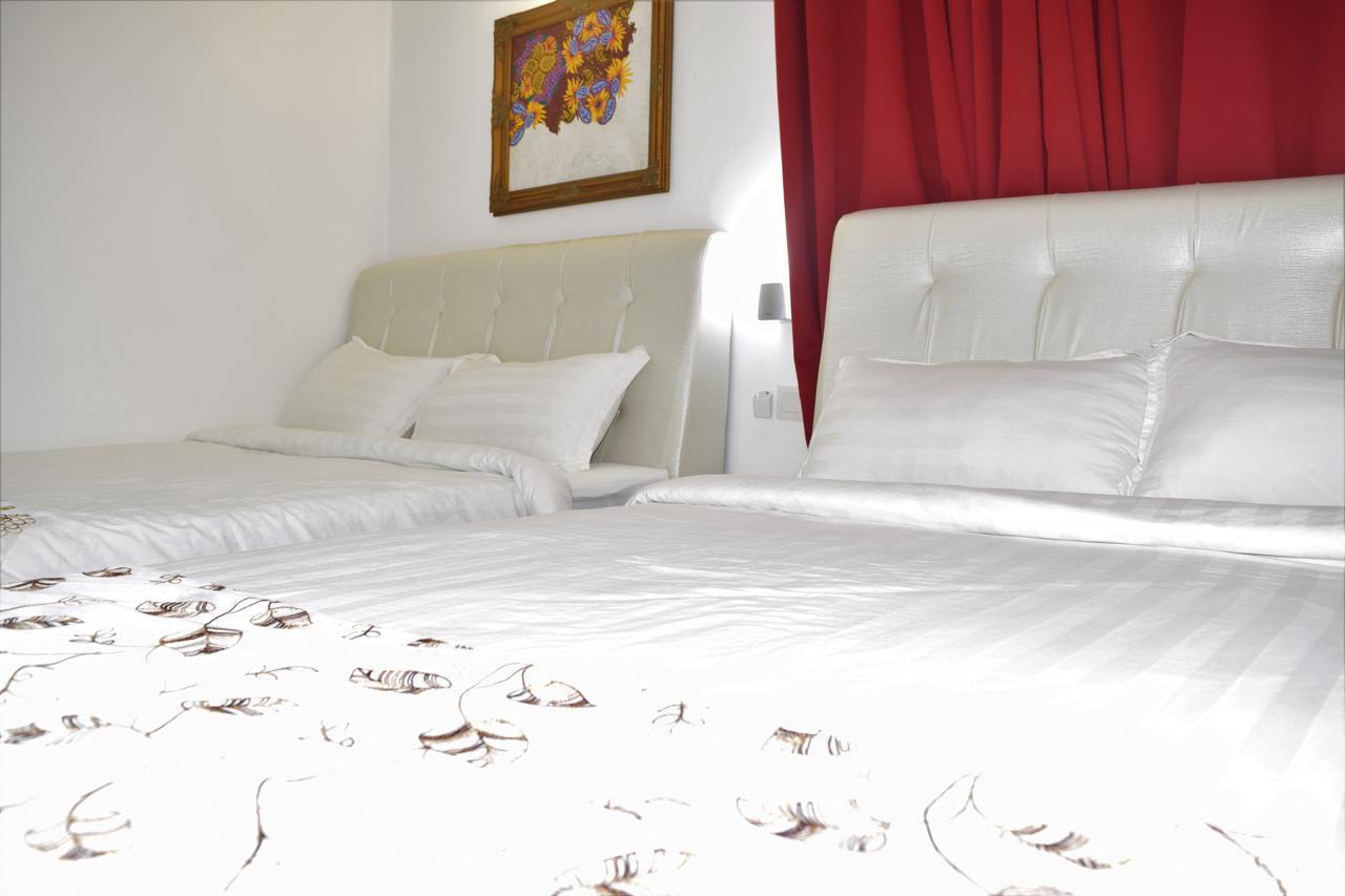 S Rose Hotel 2*